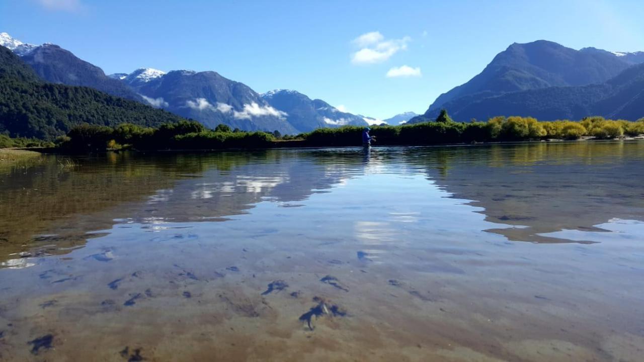 Cabanas Nutrias Patagonicas Puelo River Eksteriør bilde