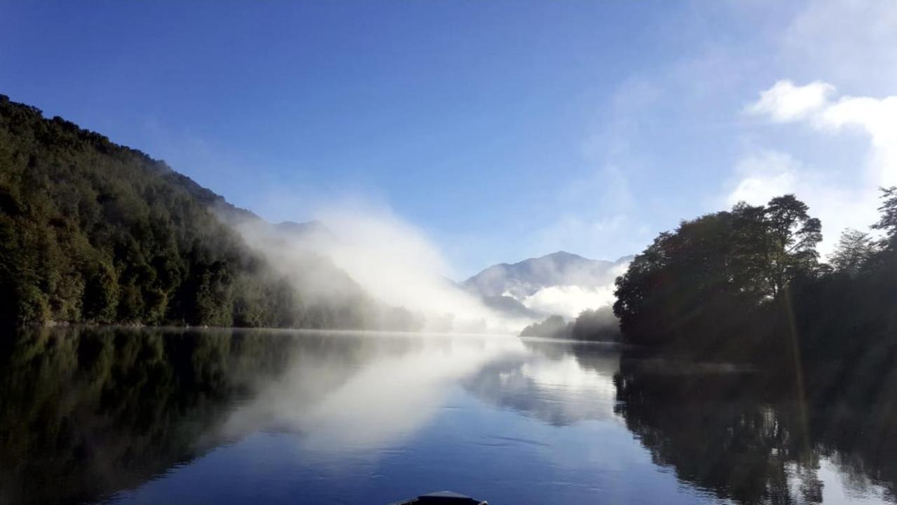 Cabanas Nutrias Patagonicas Puelo River Eksteriør bilde